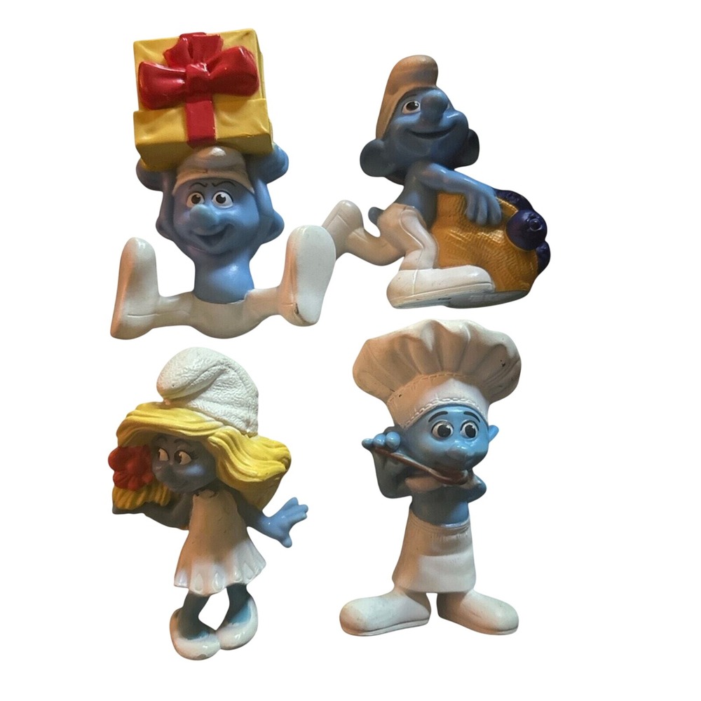 Vintage Smurfs PVC Figures Lot of 4 Smurfette Chef Gift Berry Basket Peyo Toy